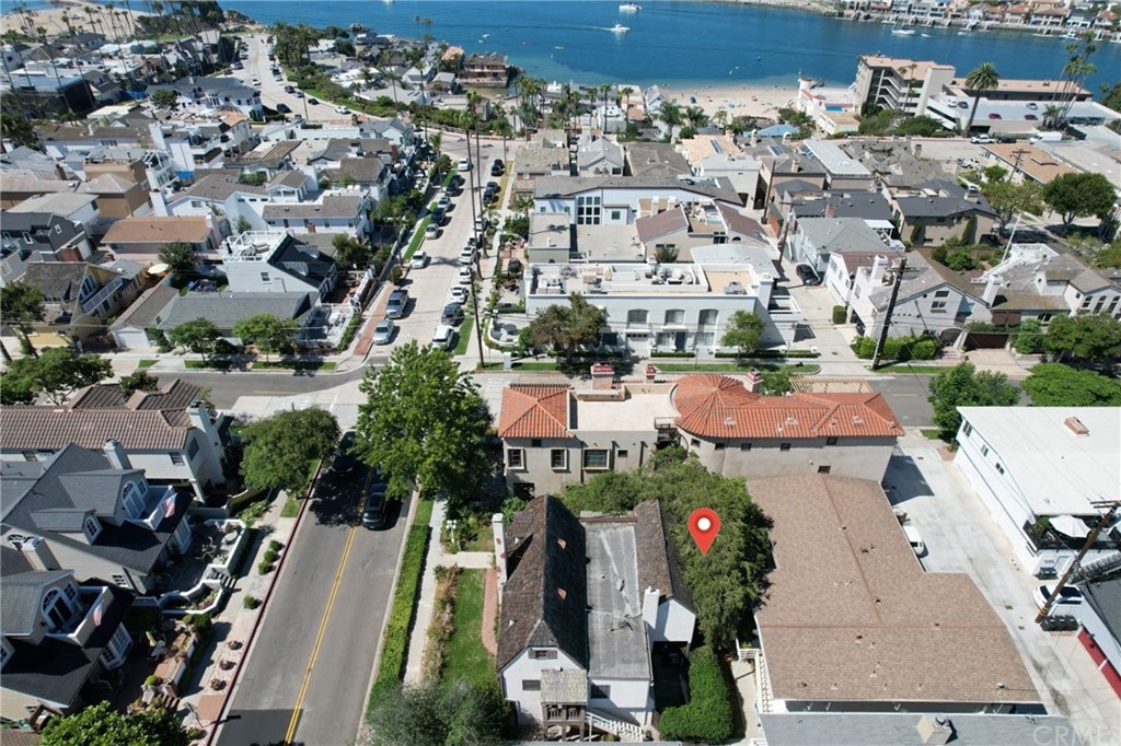 305 Fernleaf Avenue Corona del Mar, CA 92625 - Photo 4 of 9