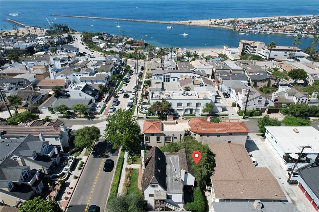 305 Fernleaf Avenue Corona del Mar, CA 92625 - Photo 5 of 9