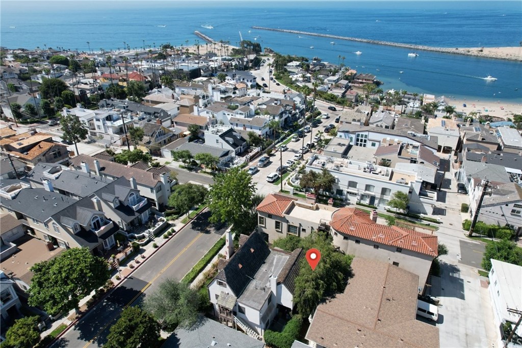 305 Fernleaf Avenue Corona del Mar, CA 92625 - Photo 6 of 9