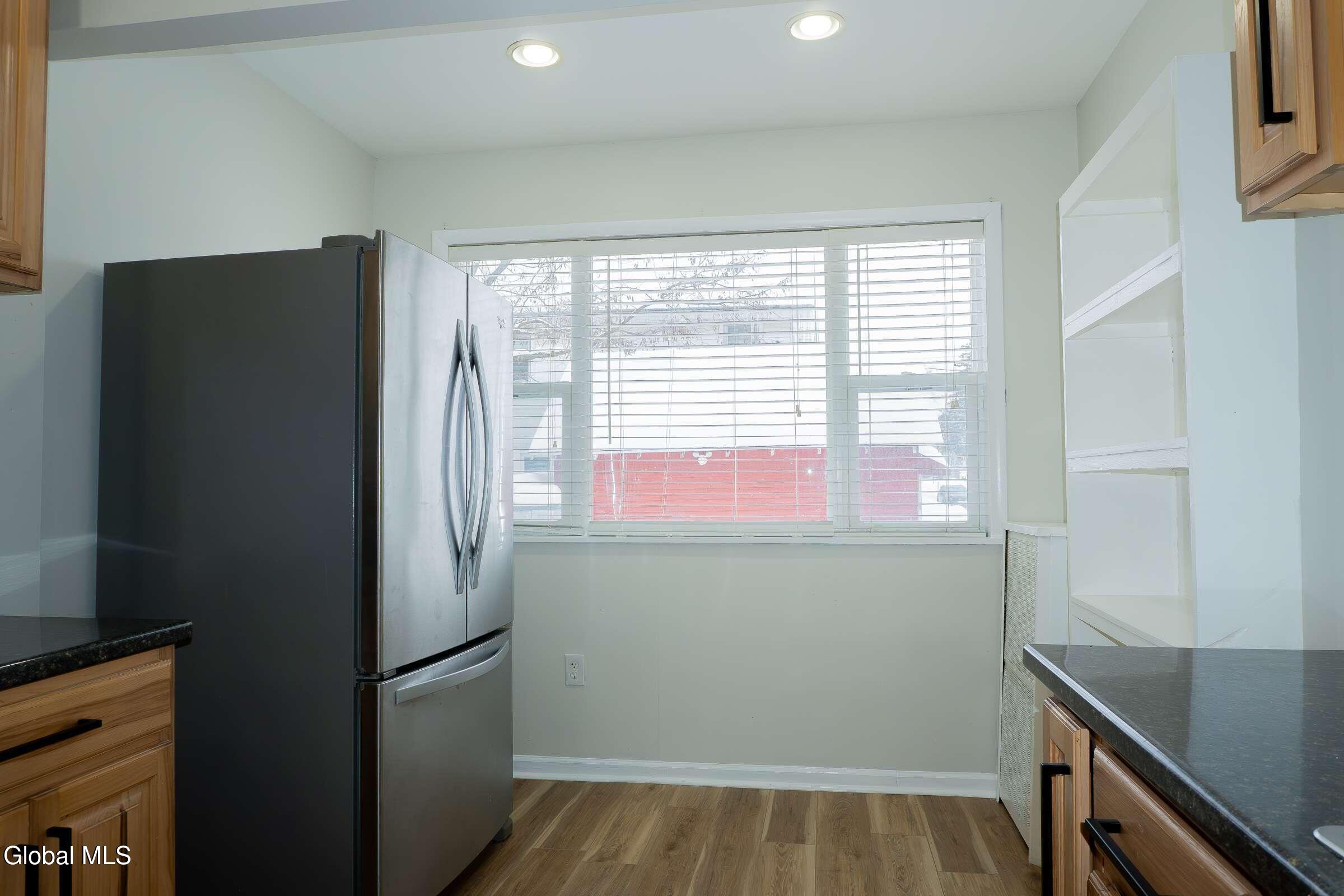 577 Ontario Street Schenectady, NY 12306 - Photo 13 of 34 14