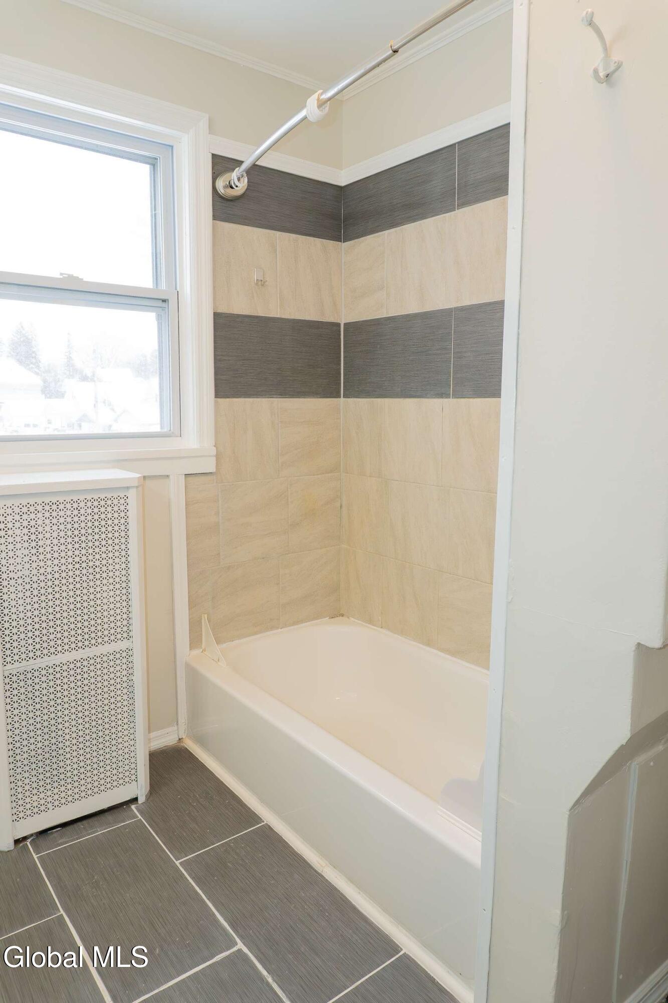 577 Ontario Street Schenectady, NY 12306 - Photo 18 of 34 19