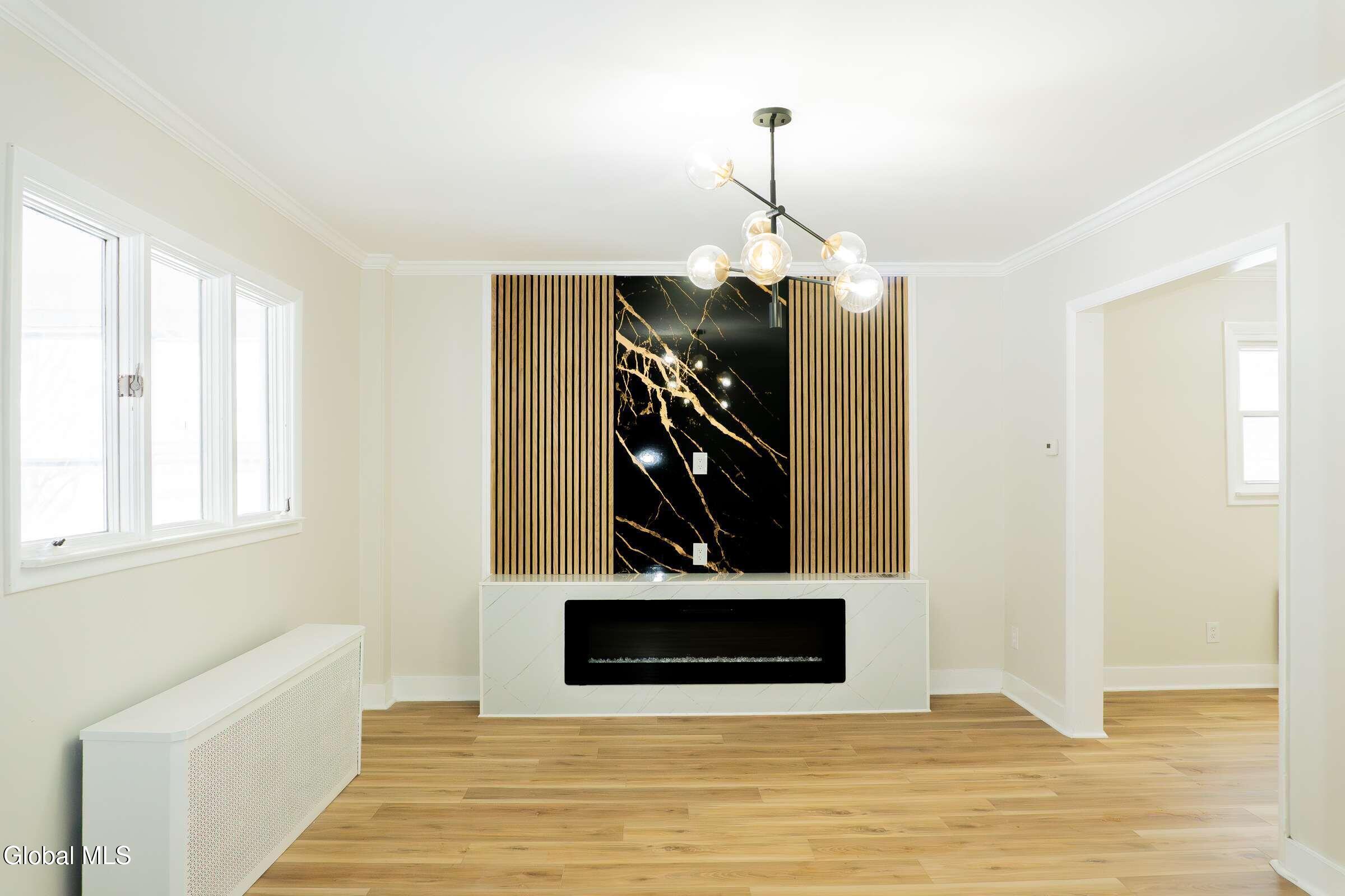 577 Ontario Street Schenectady, NY 12306 - Photo 4 of 34 4