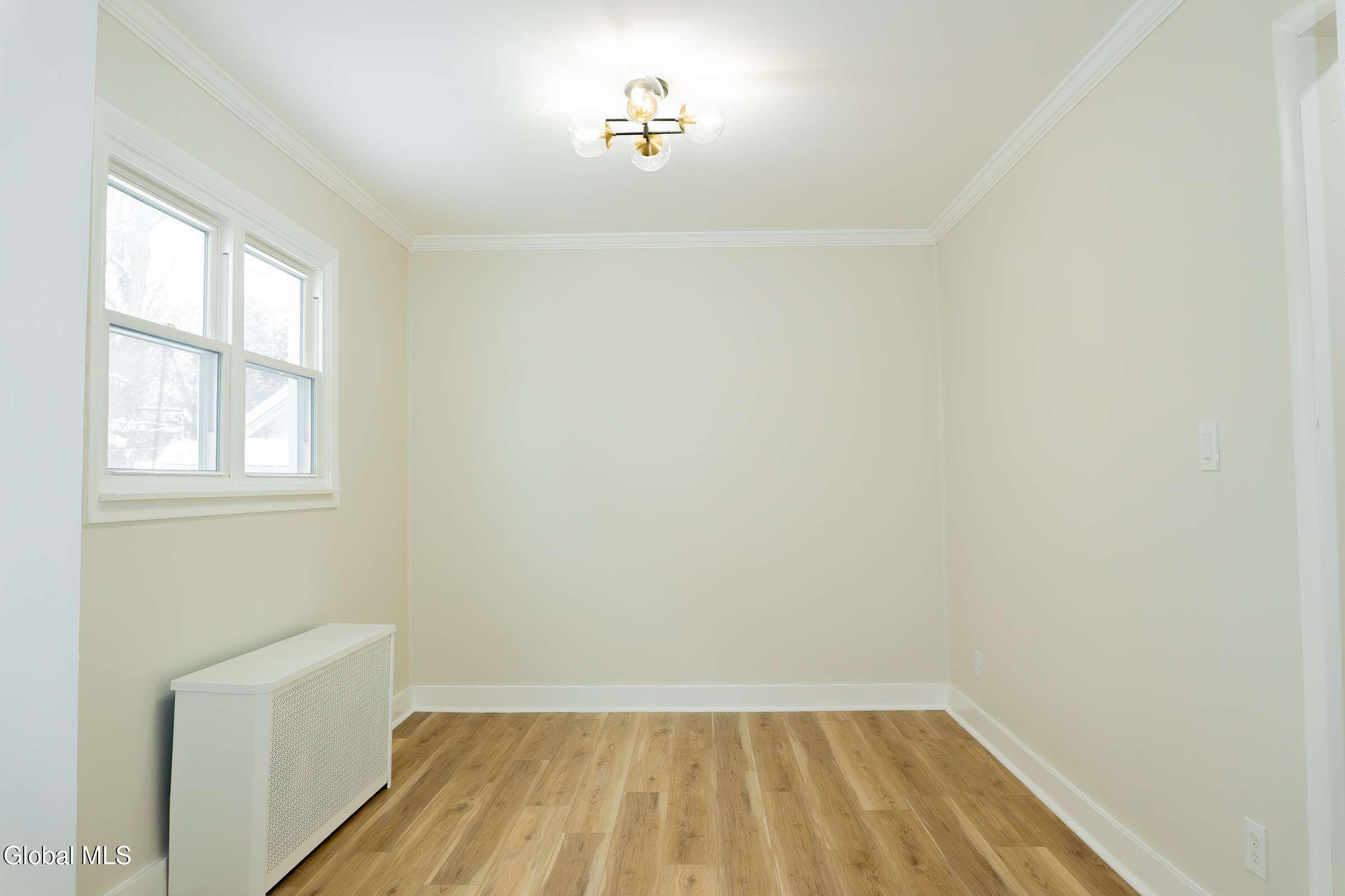 577 Ontario Street Schenectady, NY 12306 - Photo 9 of 34 9