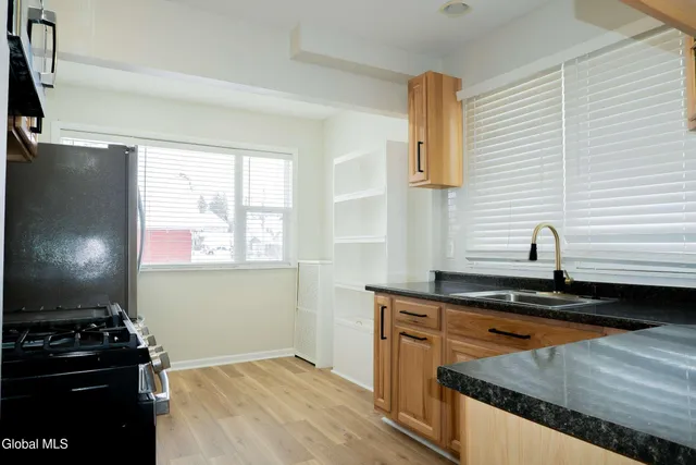 $250,000 | 577 Ontario Street, Schenectady, NY 12306