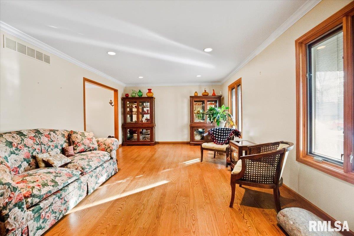 3709 West Bluffs Road Springfield, IL 62711 - Photo 13 of 35