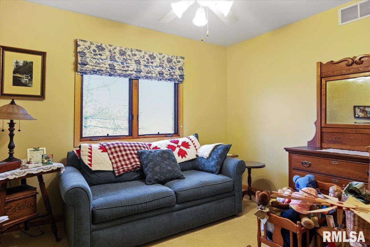 3709 West Bluffs Road Springfield, IL 62711 - Photo 15 of 35