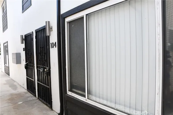 $3,195 | 994 Valencia Street, Unit 104, Costa Mesa, CA 92626