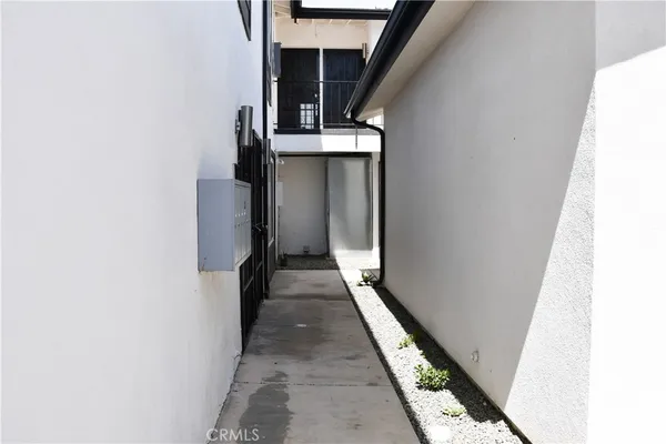 $3,195 | 994 Valencia Street, Unit 104, Costa Mesa, CA 92626
