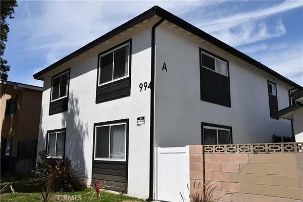 $3,195 | 994 Valencia Street, Unit 104, Costa Mesa, CA 92626