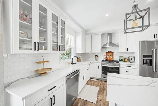 $719,000 | 900 Neuhoff Lane, Nashville, TN 37205