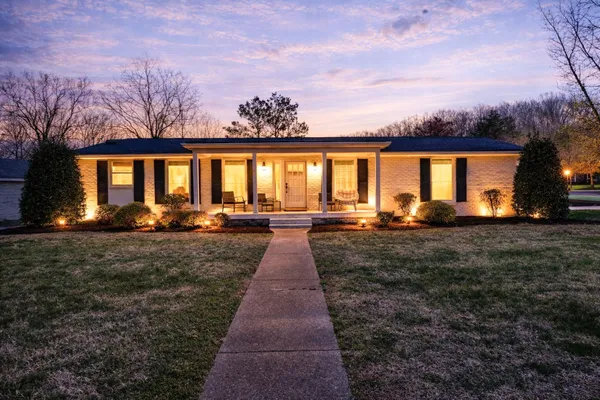 $719,000 | 900 Neuhoff Lane, Nashville, TN 37205