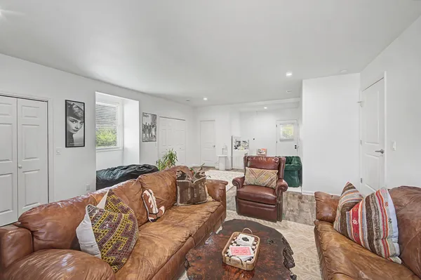 $719,000 | 900 Neuhoff Lane, Nashville, TN 37205