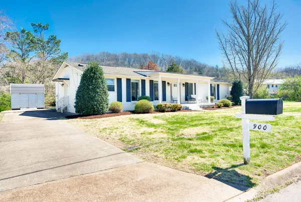 $719,000 | 900 Neuhoff Lane, Nashville, TN 37205