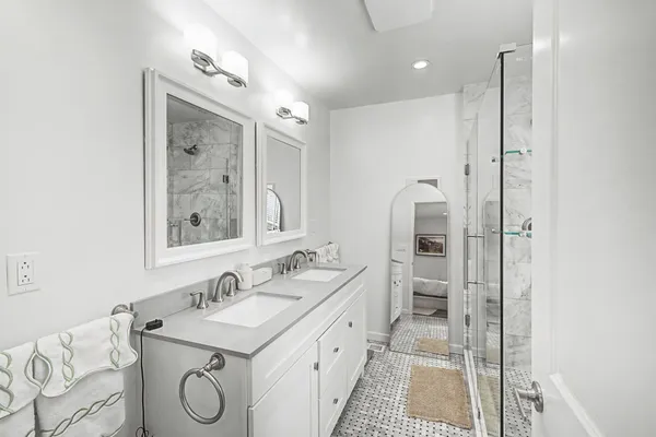 $719,000 | 900 Neuhoff Lane, Nashville, TN 37205