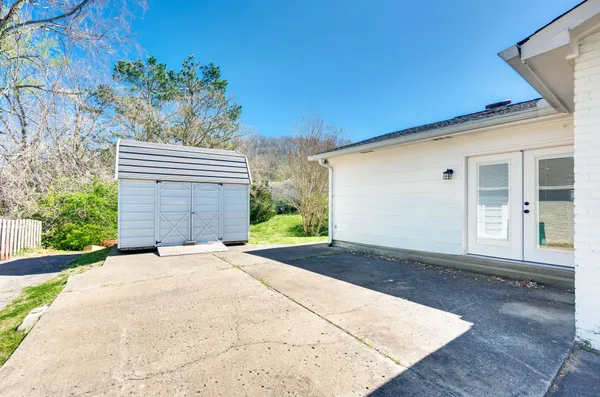 $719,000 | 900 Neuhoff Lane, Nashville, TN 37205