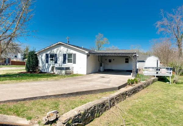 $719,000 | 900 Neuhoff Lane, Nashville, TN 37205