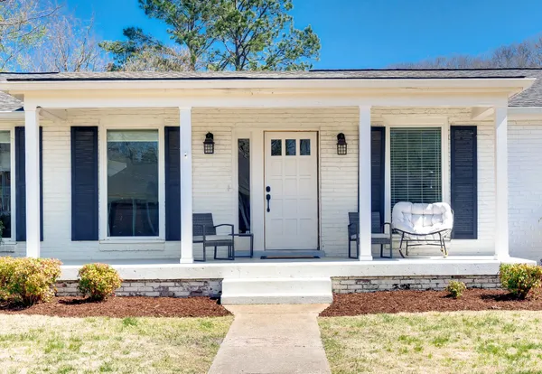 $719,000 | 900 Neuhoff Lane, Nashville, TN 37205