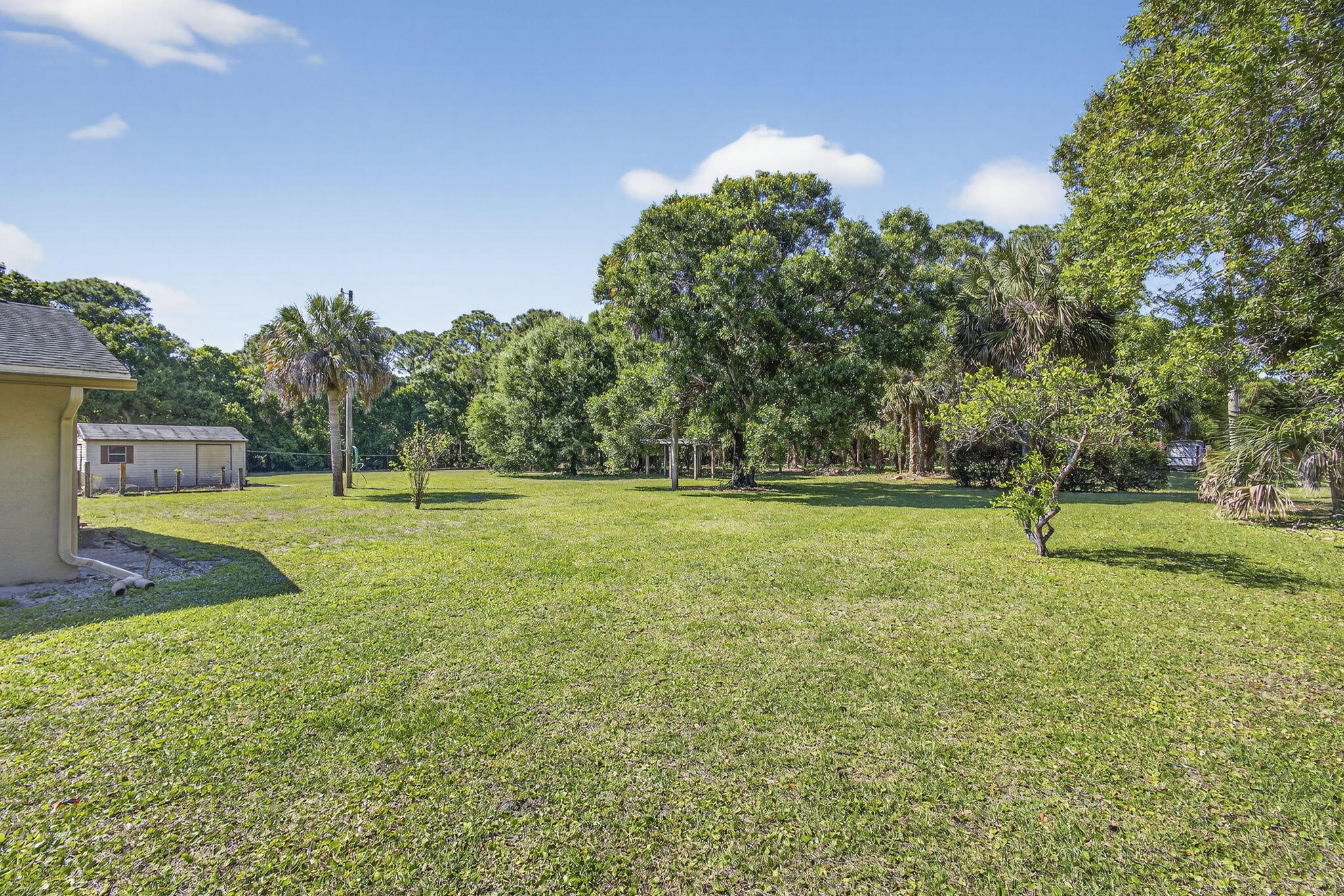 7107 181st Street Jupiter, FL 33458 - Photo 45 of 54 a view of a green field