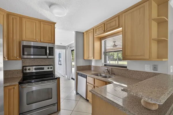 $4,200 | 7107 181st Street, Jupiter, FL 33458