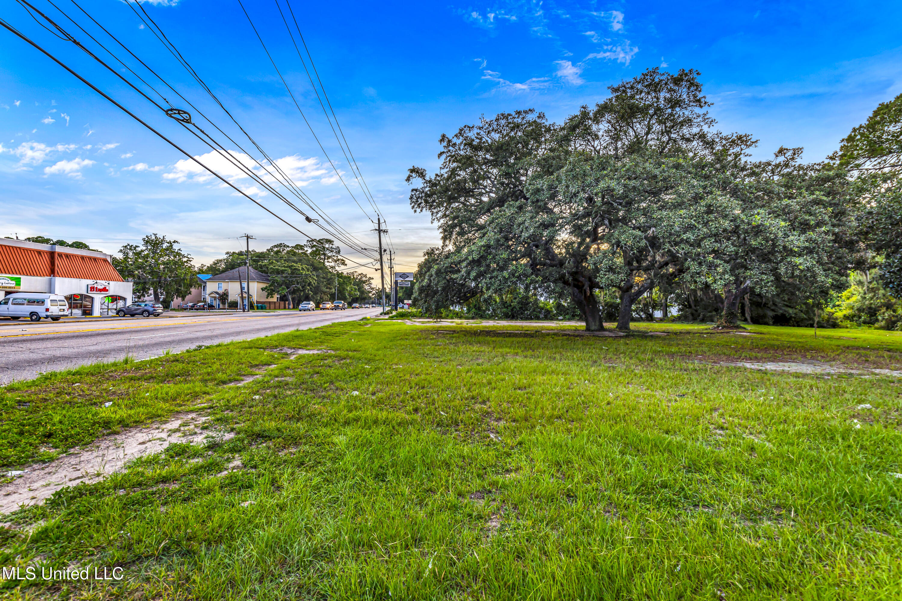 1864 East Pass Road Gulfport, MS 39507 - Photo 4 of 15 15 - 1864 E Pass Road