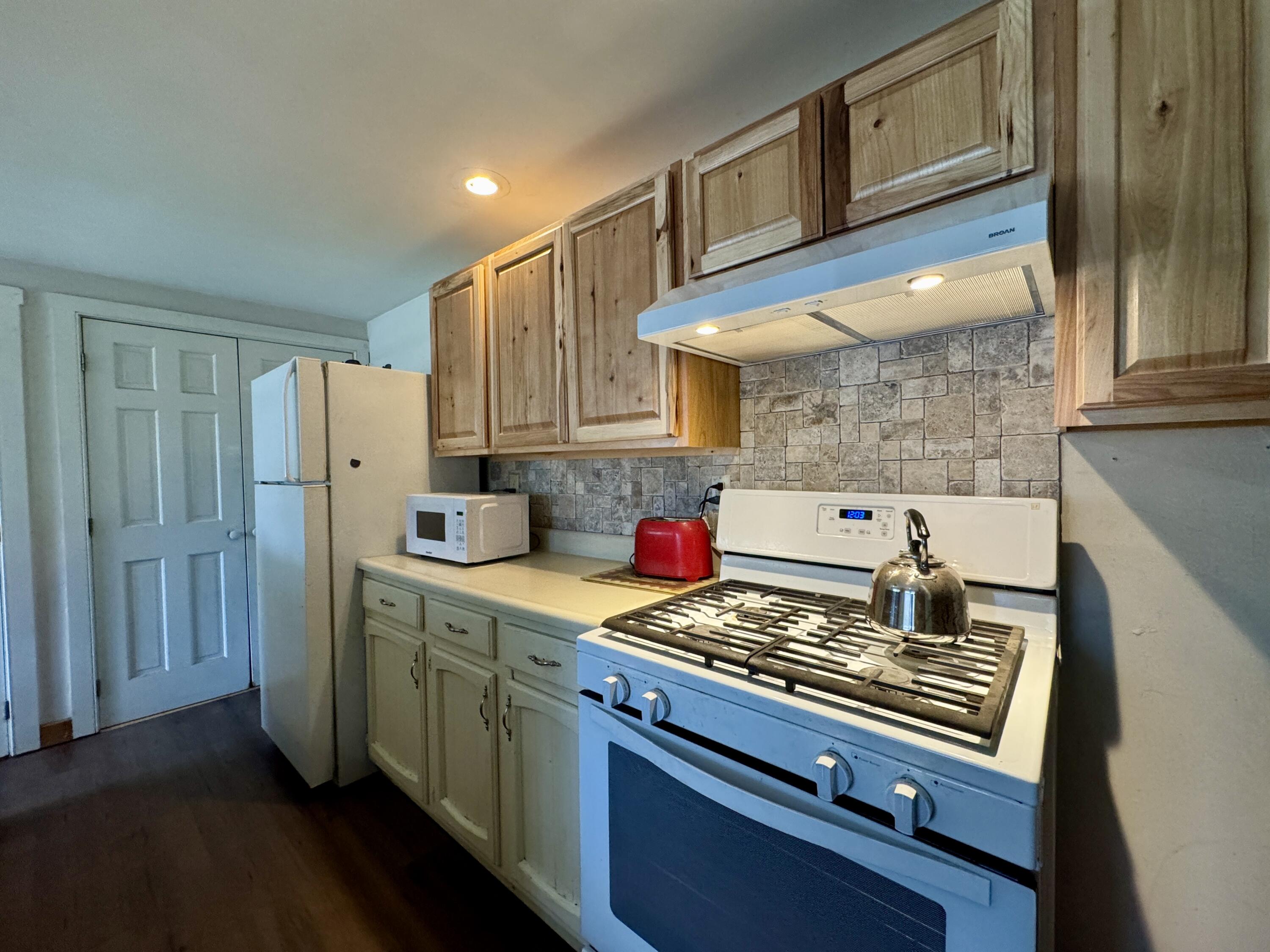 4 Main Street St. Albans, ME 04971 - Photo 10 of 54 New Backsplash