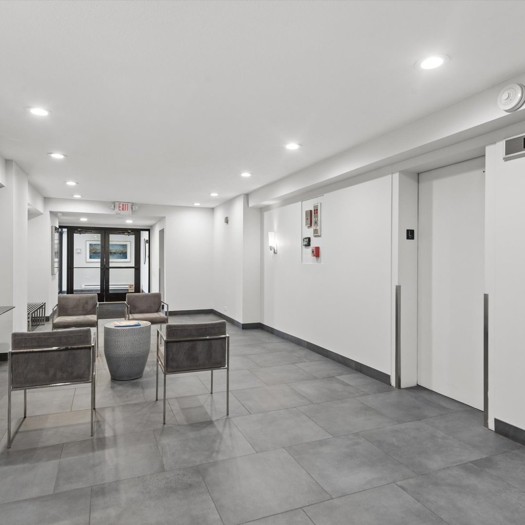 3851 Mission Hills Road, Unit 303 Northbrook, IL 60062 - Photo 14 of 17 Gallery Image 14