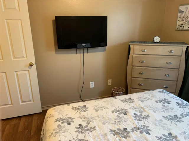 $2,400 | 195 South Walden Elms Circle, The Woodlands, TX 77382