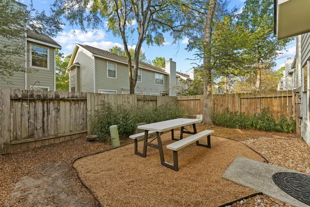 $2,400 | 195 South Walden Elms Circle, The Woodlands, TX 77382