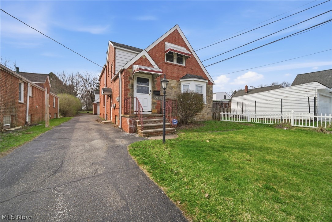 5918 Maplewood Road Cleveland, OH 44124 - Photo 2 of 47 Gallery Image 2