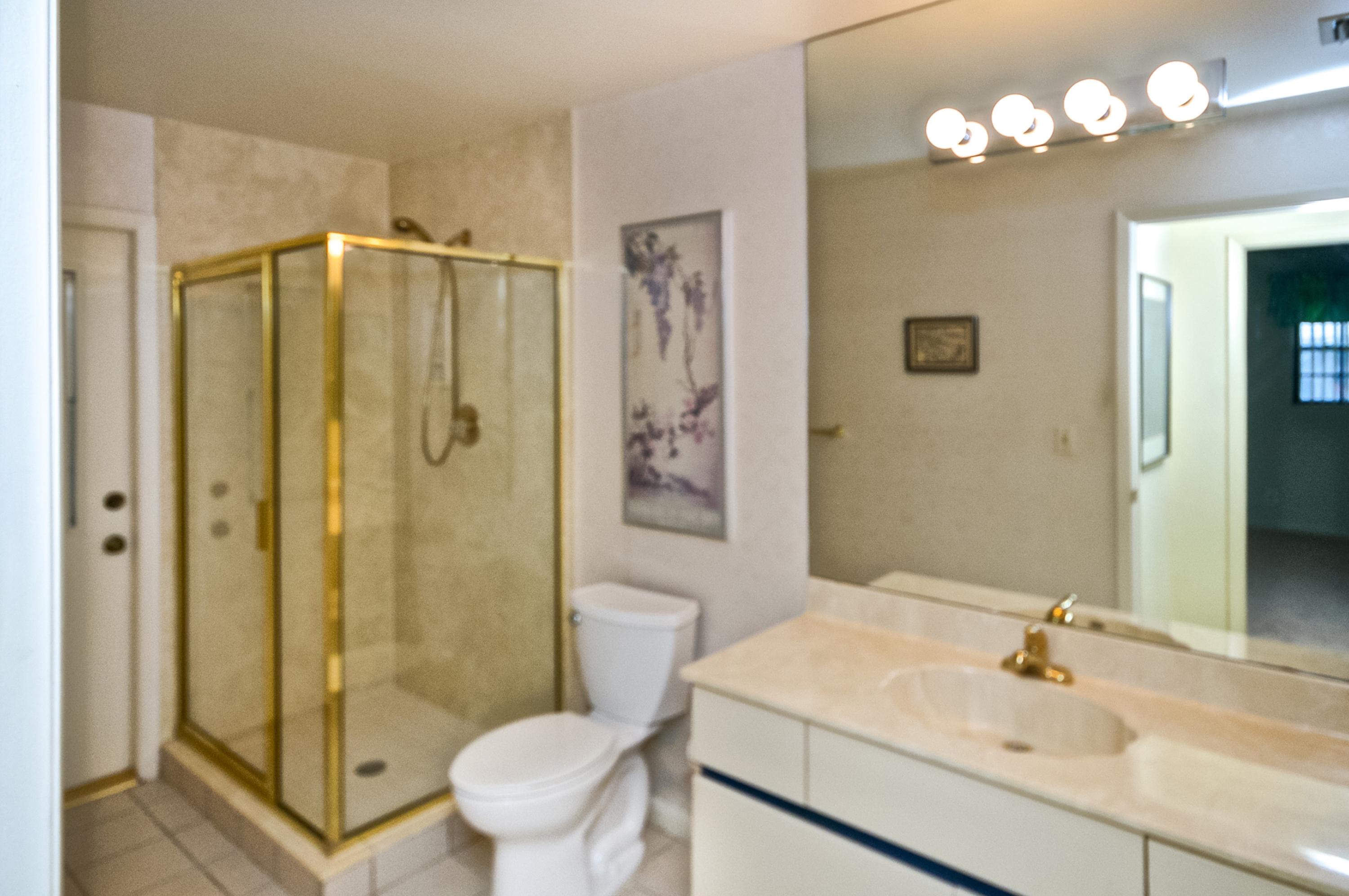 5 Engle Drive Ocean Ridge, FL 33435 - Photo 17 of 23 2nd Bathroom
