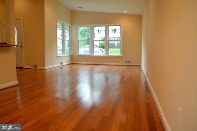 3407 Tulsa Road Baltimore, MD 21207 - Photo 13 of 29 Living Room