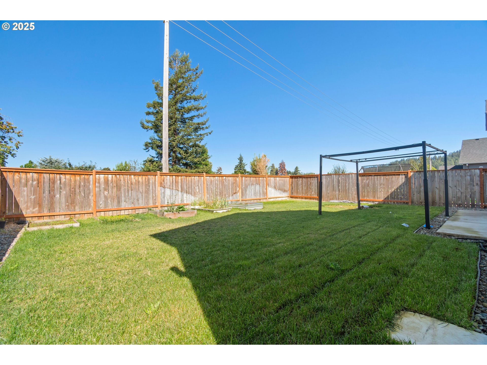 5292 Squirrel Street Springfield, OR 97478 - Photo 31 of 34 a view of a back yard
