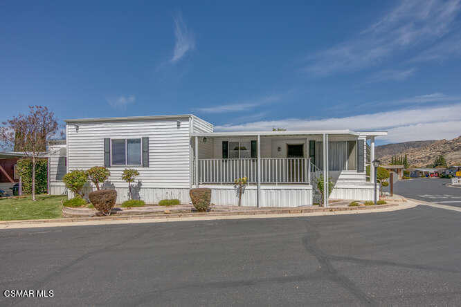 6480 Katherine Road, Unit 121 Simi Valley, CA 93063 - Photo 5 of 34 a house with a outdoor space