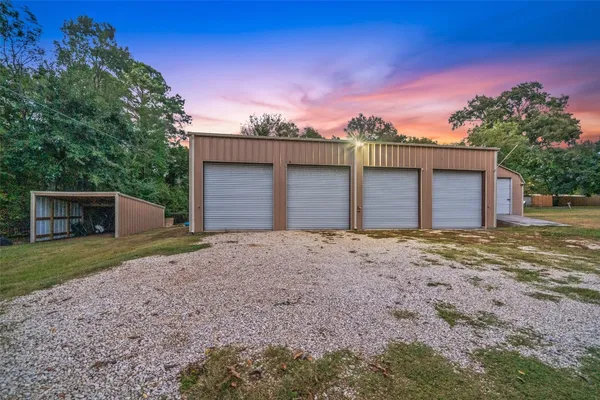 $339,000 | 242 Magnolia Drive, Onalaska, TX 77360
