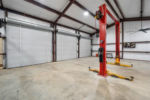 $339,000 | 242 Magnolia Drive, Onalaska, TX 77360