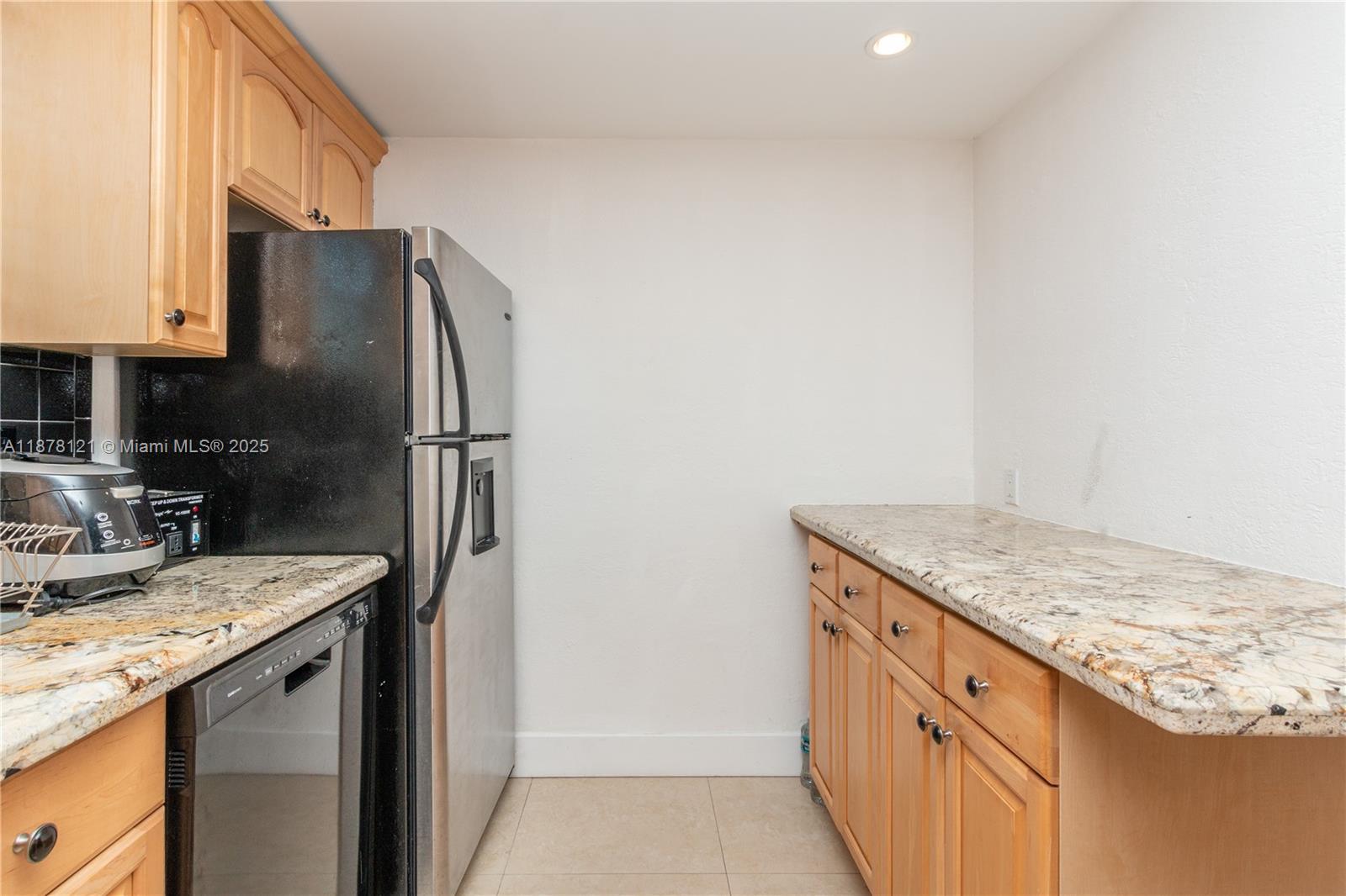 1750 James Avenue, Unit 6D Miami Beach, FL 33139 - Photo 5 of 22