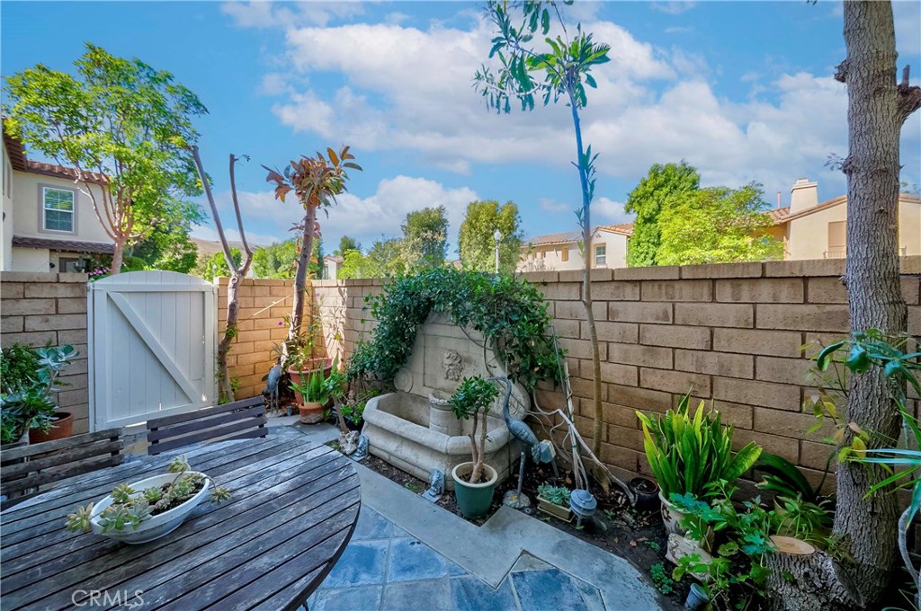 67 Canopy Irvine, CA 92603 - Photo 24 of 37