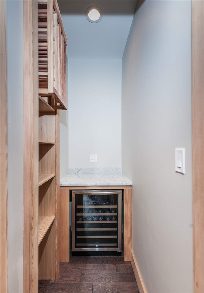 2 Rice Avenue, Unit B Kittery, ME 03904 - Photo 7 of 19 Gallery Image 7