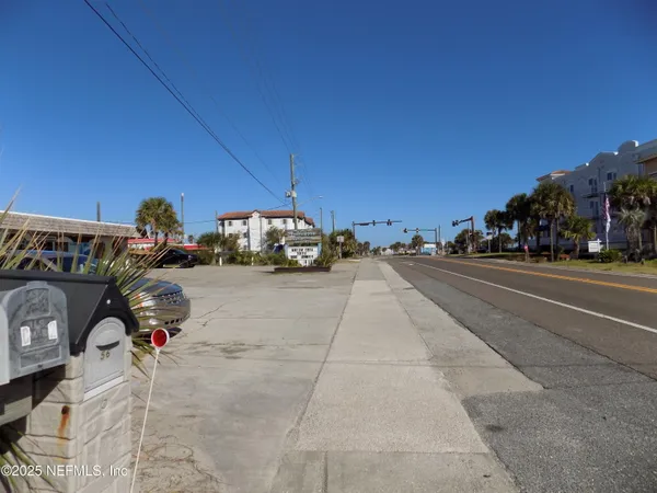 $2,450 | 57 South Fletcher Avenue, Unit A2, Fernandina Beach, FL 32034