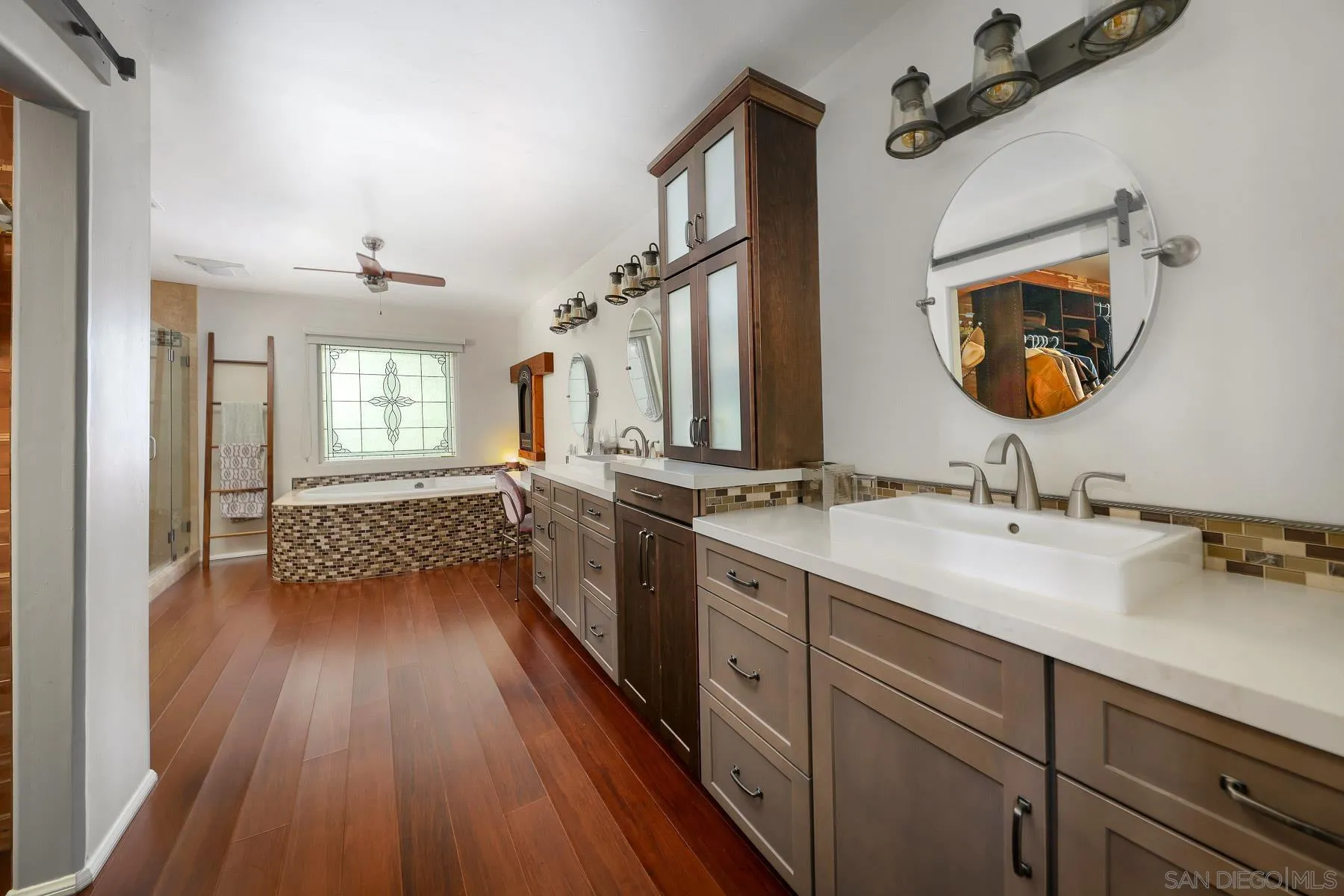 4026 Highway 78 Julian, CA 92036 - Photo 26 of 54 Luxurious and spacious!