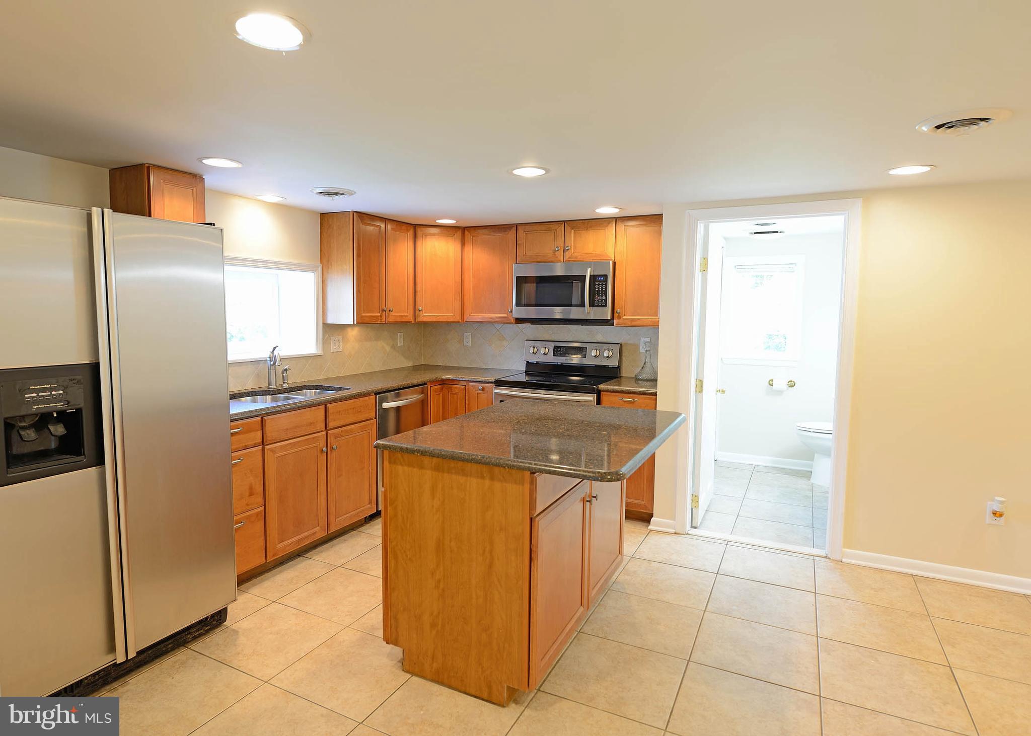 1883 Poplar Ridge Road Pasadena, MD 21122 - Photo 11 of 36 Gallery Image 11