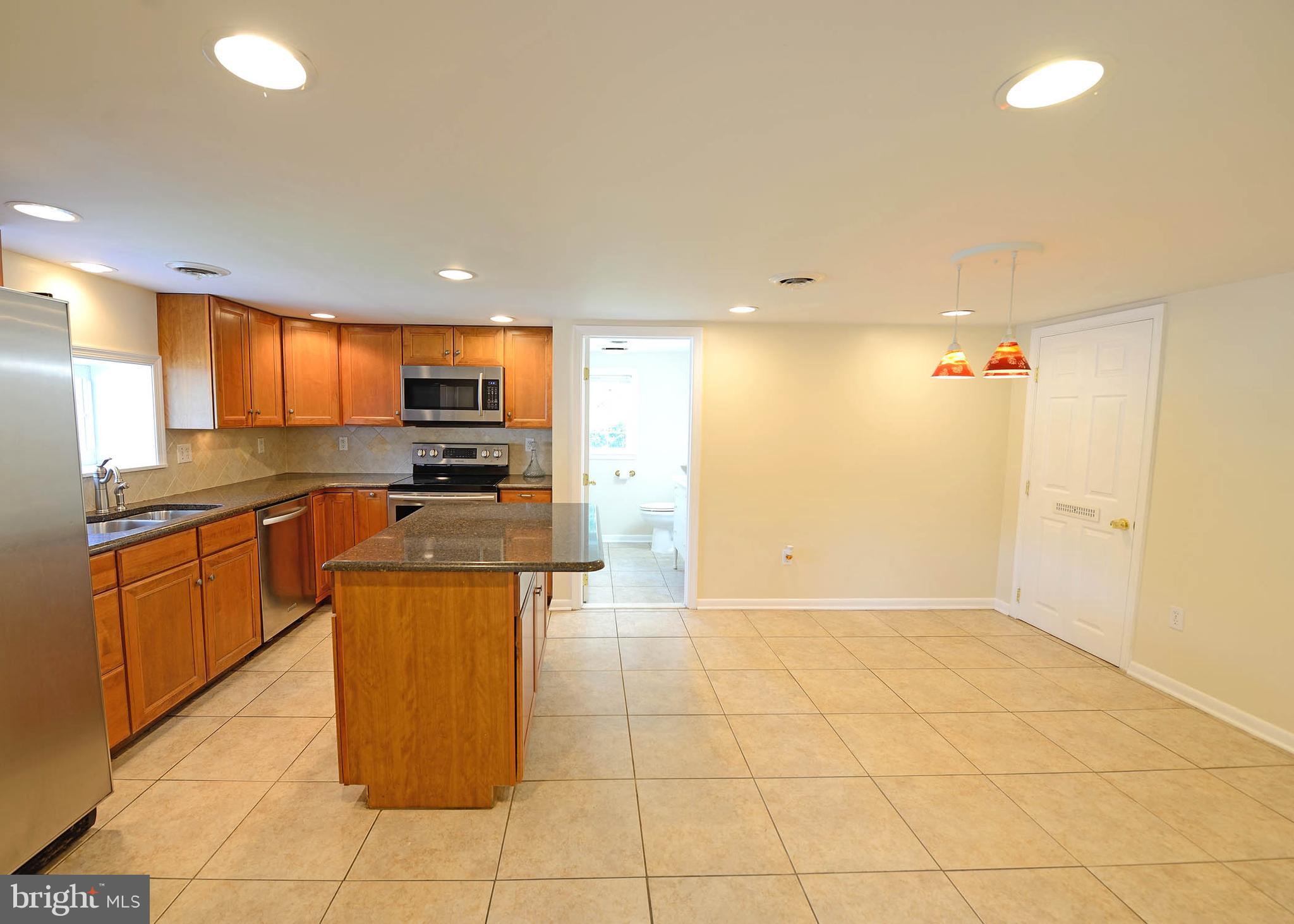 1883 Poplar Ridge Road Pasadena, MD 21122 - Photo 10 of 36 kitchen w area for small table