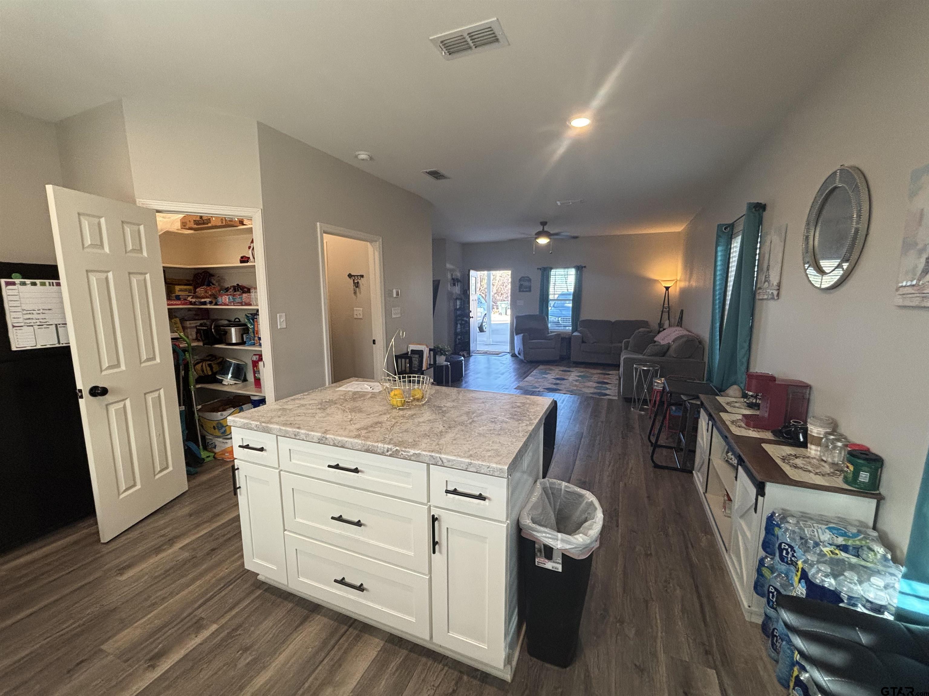 1338 West Shaw Street Tyler, TX 75701 - Photo 8 of 37