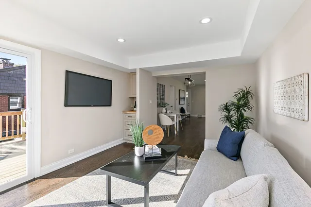 $684,999 | 241 North Hamlin Avenue, Park Ridge, IL 60068