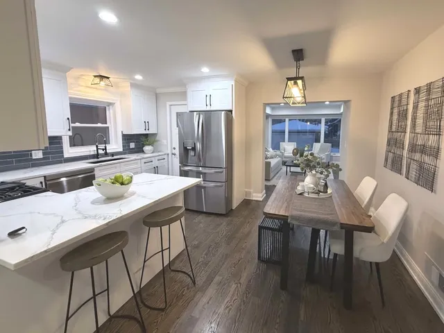 $684,999 | 241 North Hamlin Avenue, Park Ridge, IL 60068