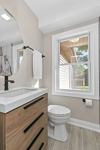 $699,000 | 241 North Hamlin Avenue, Park Ridge, IL 60068