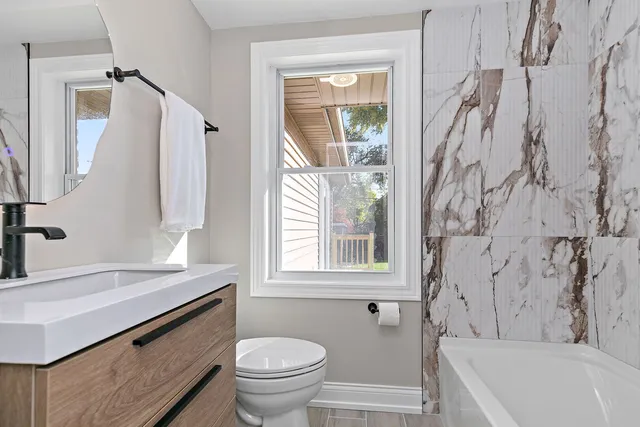 $684,999 | 241 North Hamlin Avenue, Park Ridge, IL 60068