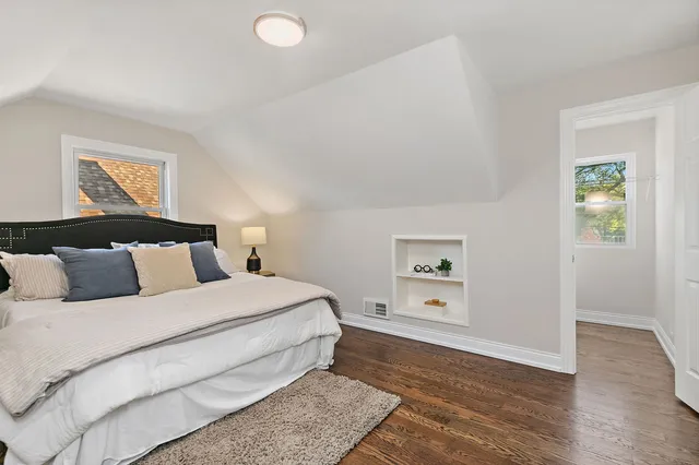 $699,000 | 241 North Hamlin Avenue, Park Ridge, IL 60068