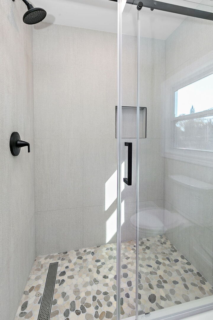 241 North Hamlin Avenue Park Ridge, IL 60068 - Photo 28 of 52 a bathroom with a shower