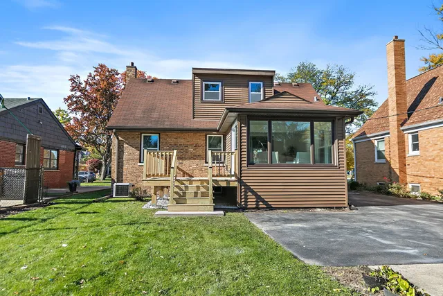 $699,000 | 241 North Hamlin Avenue, Park Ridge, IL 60068